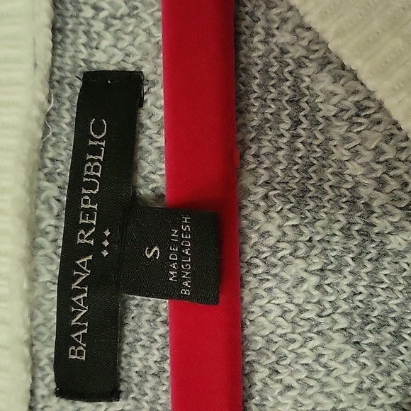 Banana Republic sweater. Size small - Picture 2 of 2